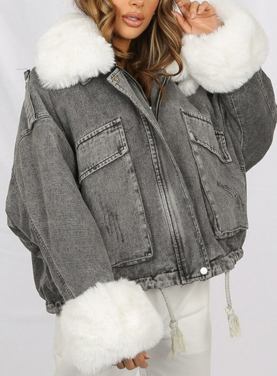 Oversize Fur Collar                                                                                                    Denim Jacket